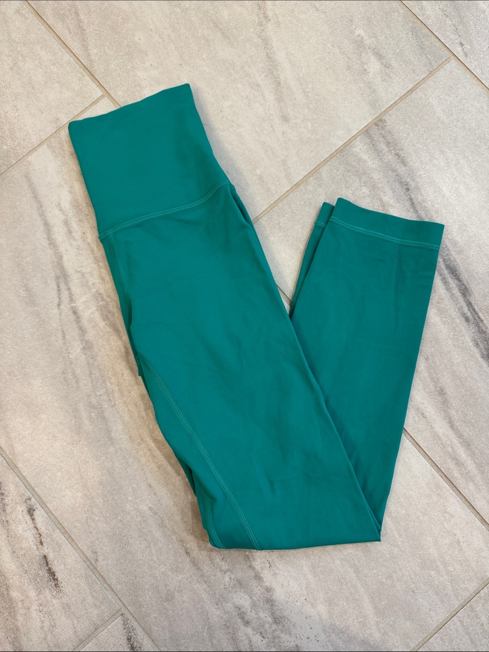 Lululemon Aligns 23” Size 2